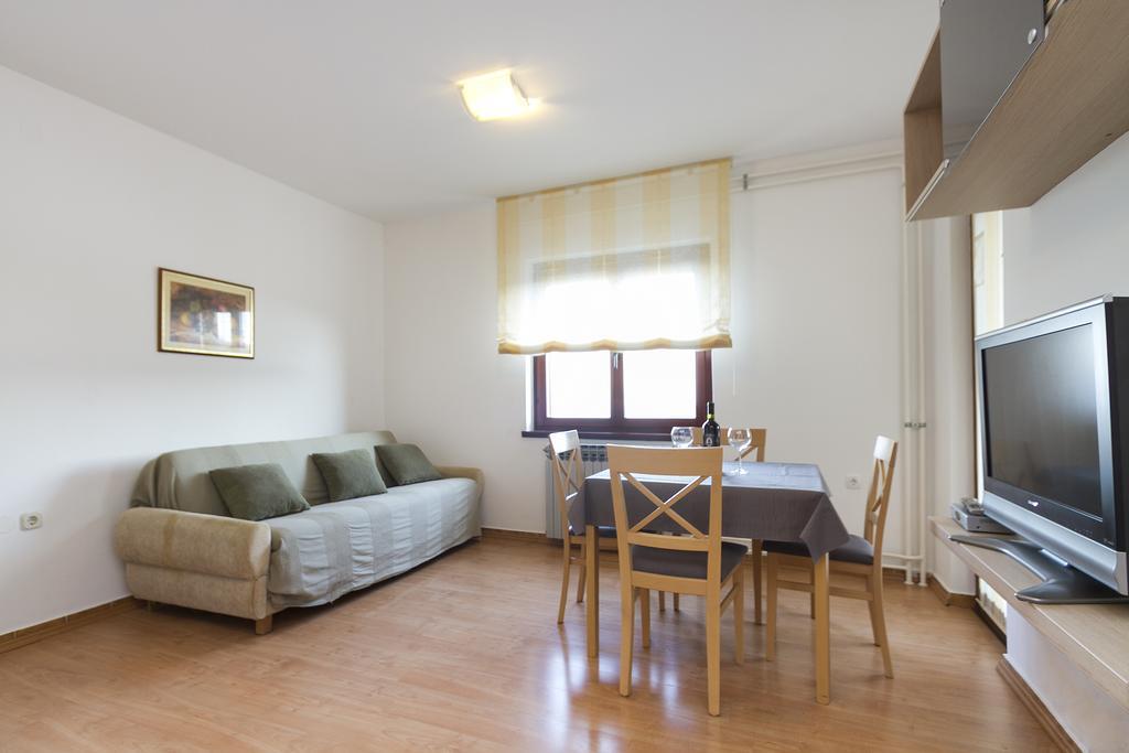 Apartments Rajkovic Labin  Rum bild
